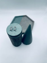 Load image into Gallery viewer, RIBBON STUD EARRINGS